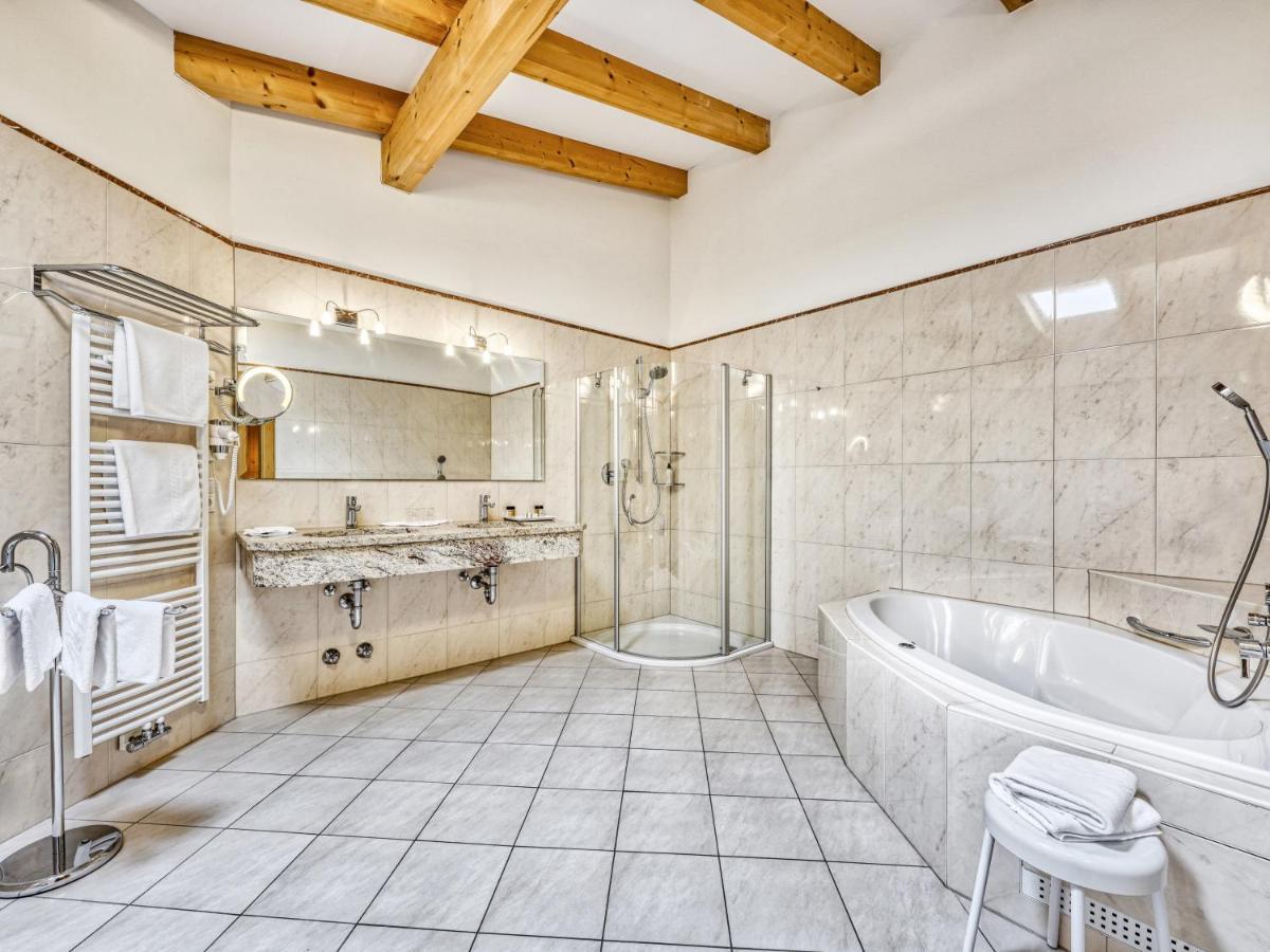 Hotel Traubenheim Тироло Экстерьер фото
